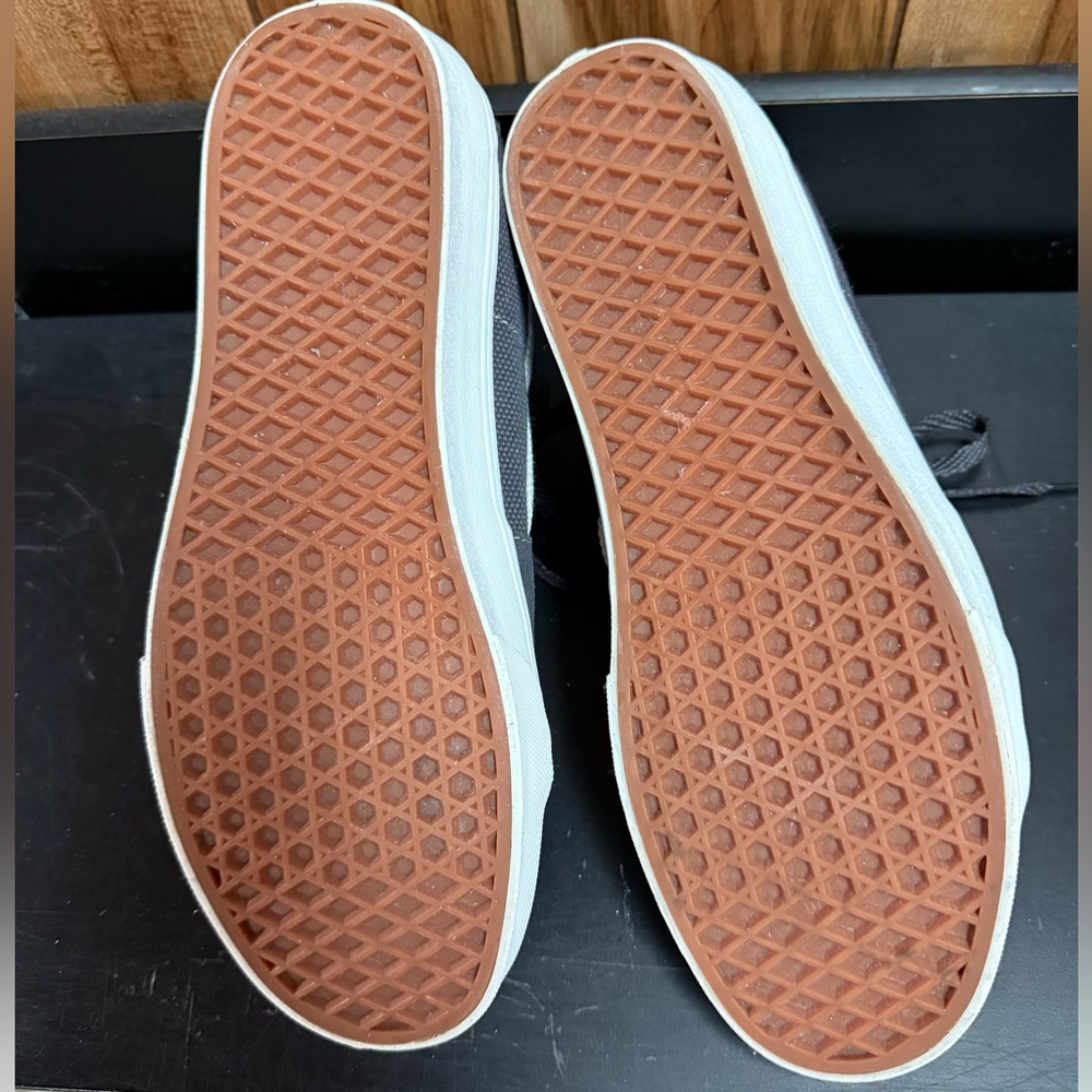 Vans Gray High-Top Skate Sneakers: (Excellent Condition.) Great Price! - Picture 5 of 7